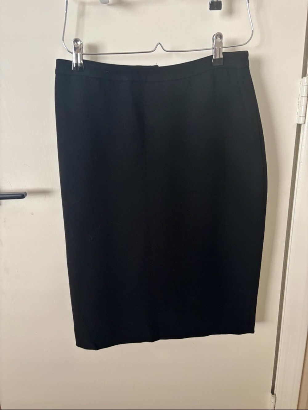Ellen Tracy Black Pencil Skirt - Sleek Workwear